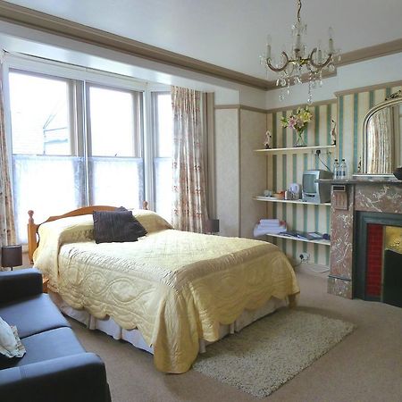 Lyndale Guest House パトリー・ブリッジ エクステリア 写真